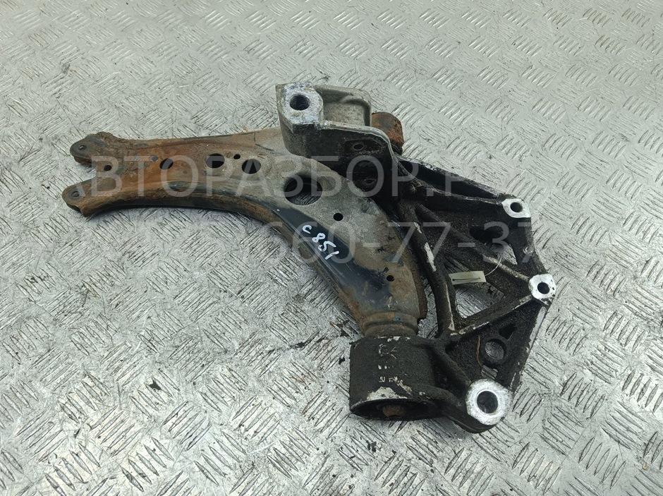 Рычаг передний левый