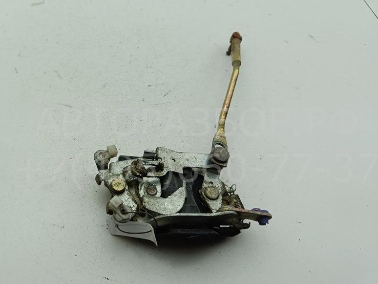 Замок двери передней правой