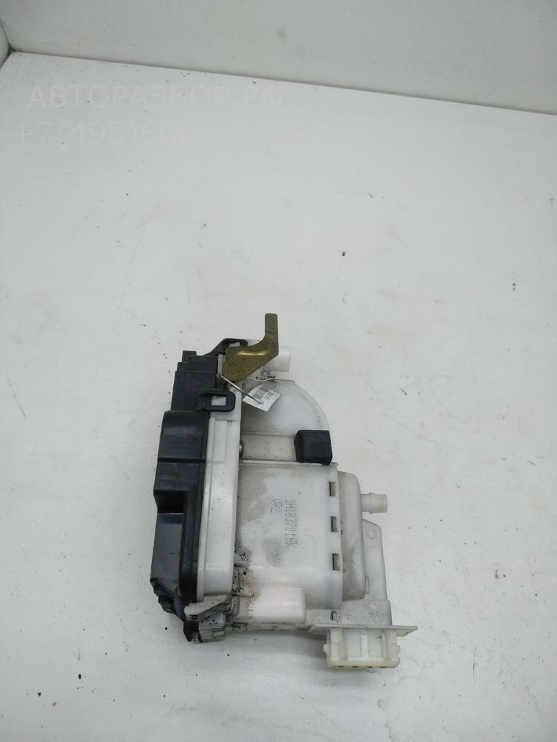 Замок двери передней правой