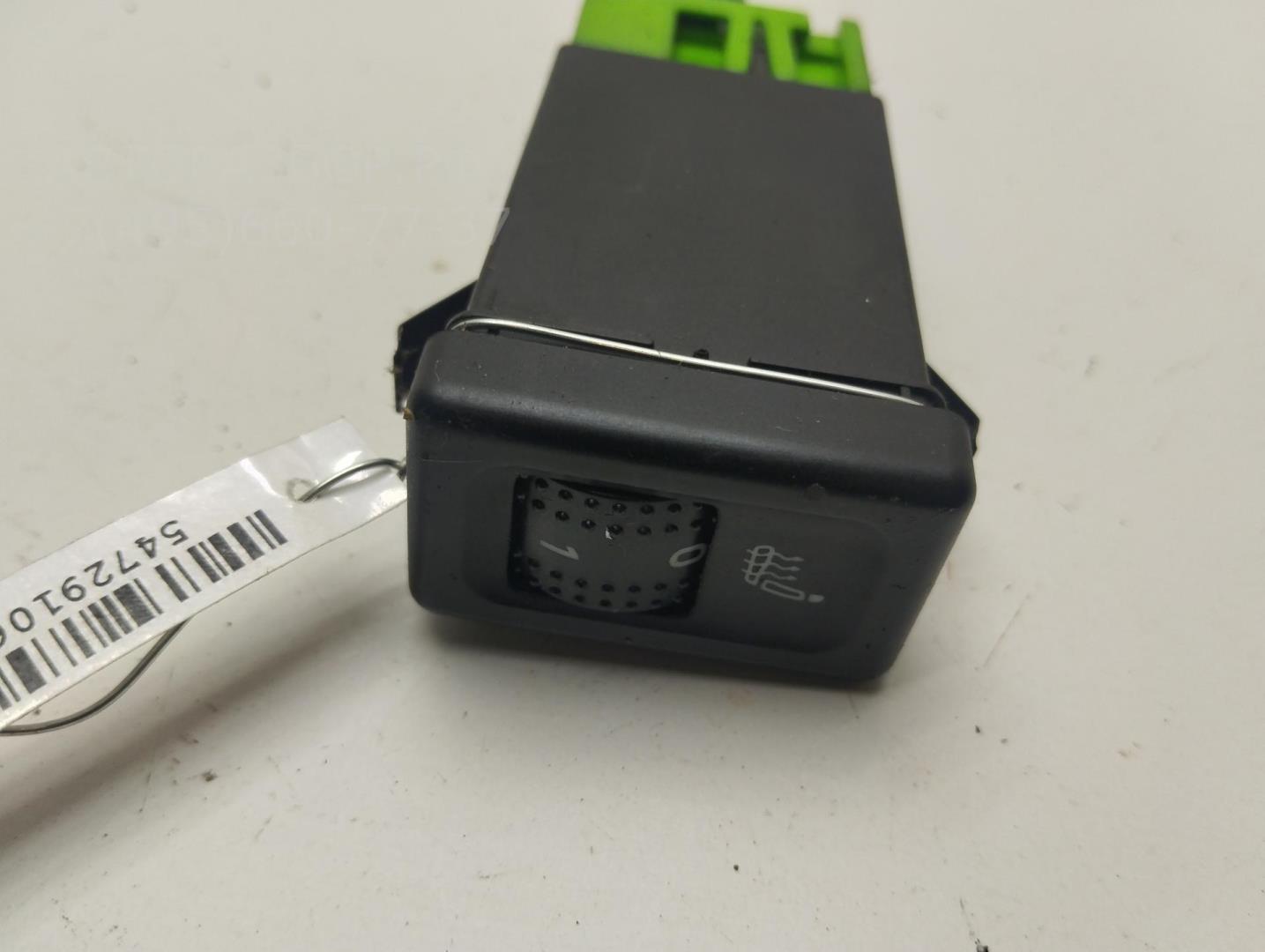 Кнопка обогрева сидений