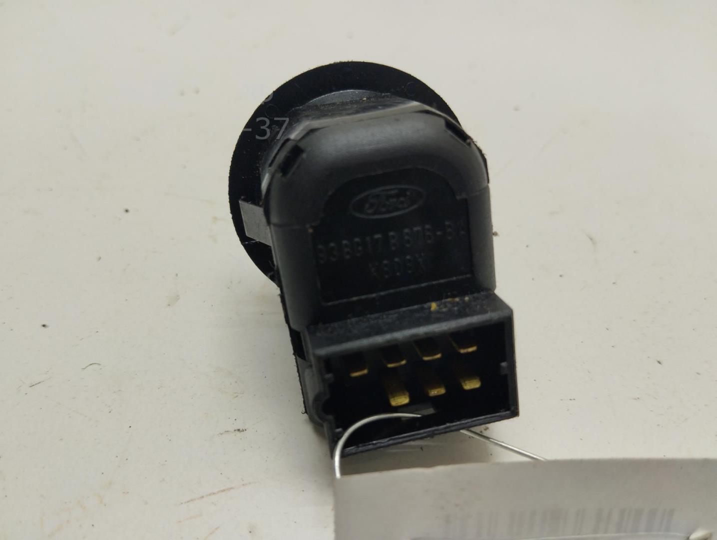 Кнопка регулировки зеркала