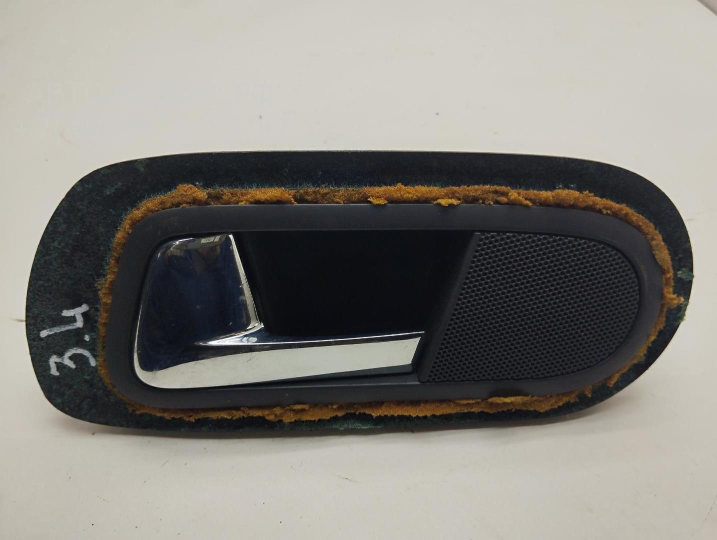 Ручка двери задней внутренняя левая