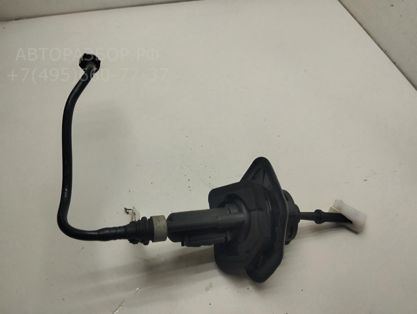 Цилиндр сцепления главный