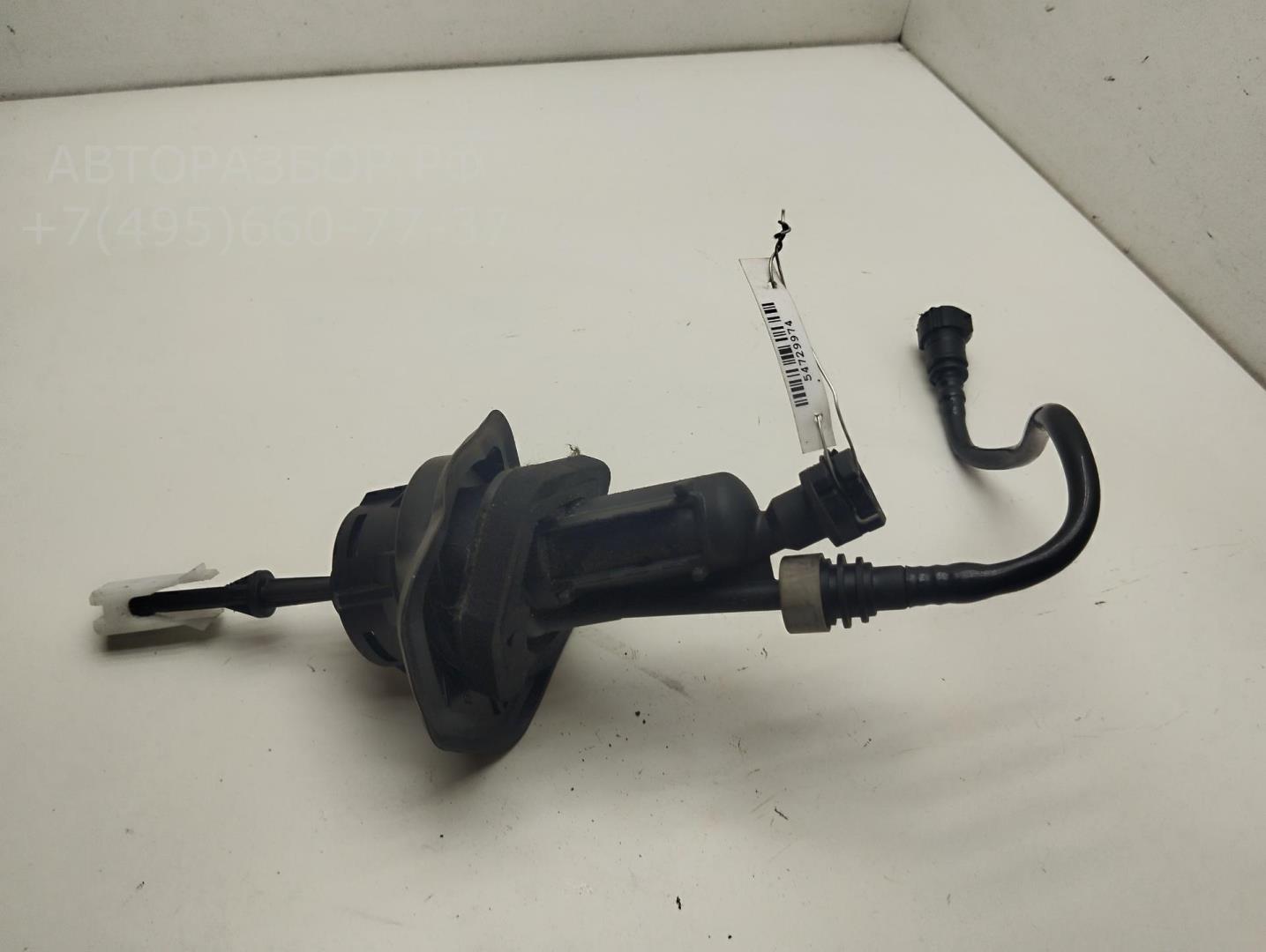 Цилиндр сцепления главный