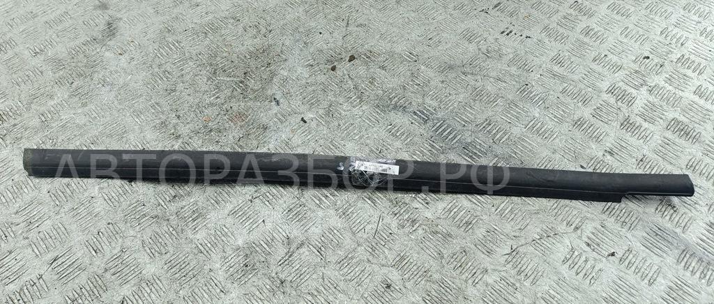 Накладка стекла переднего правого