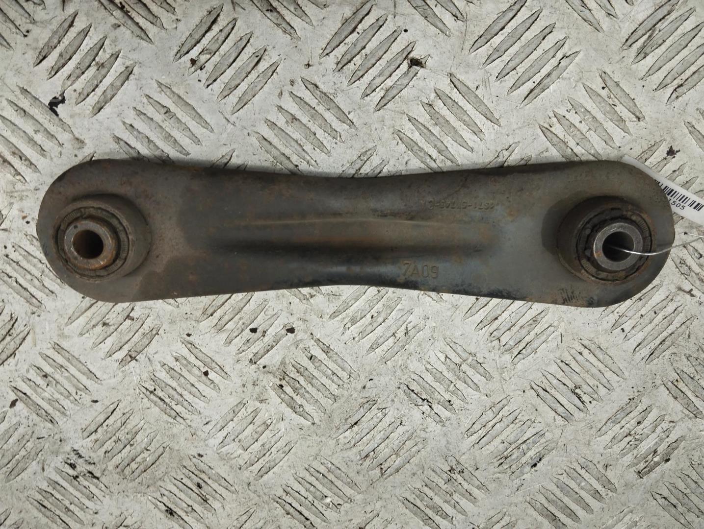 Рычаг задний правый