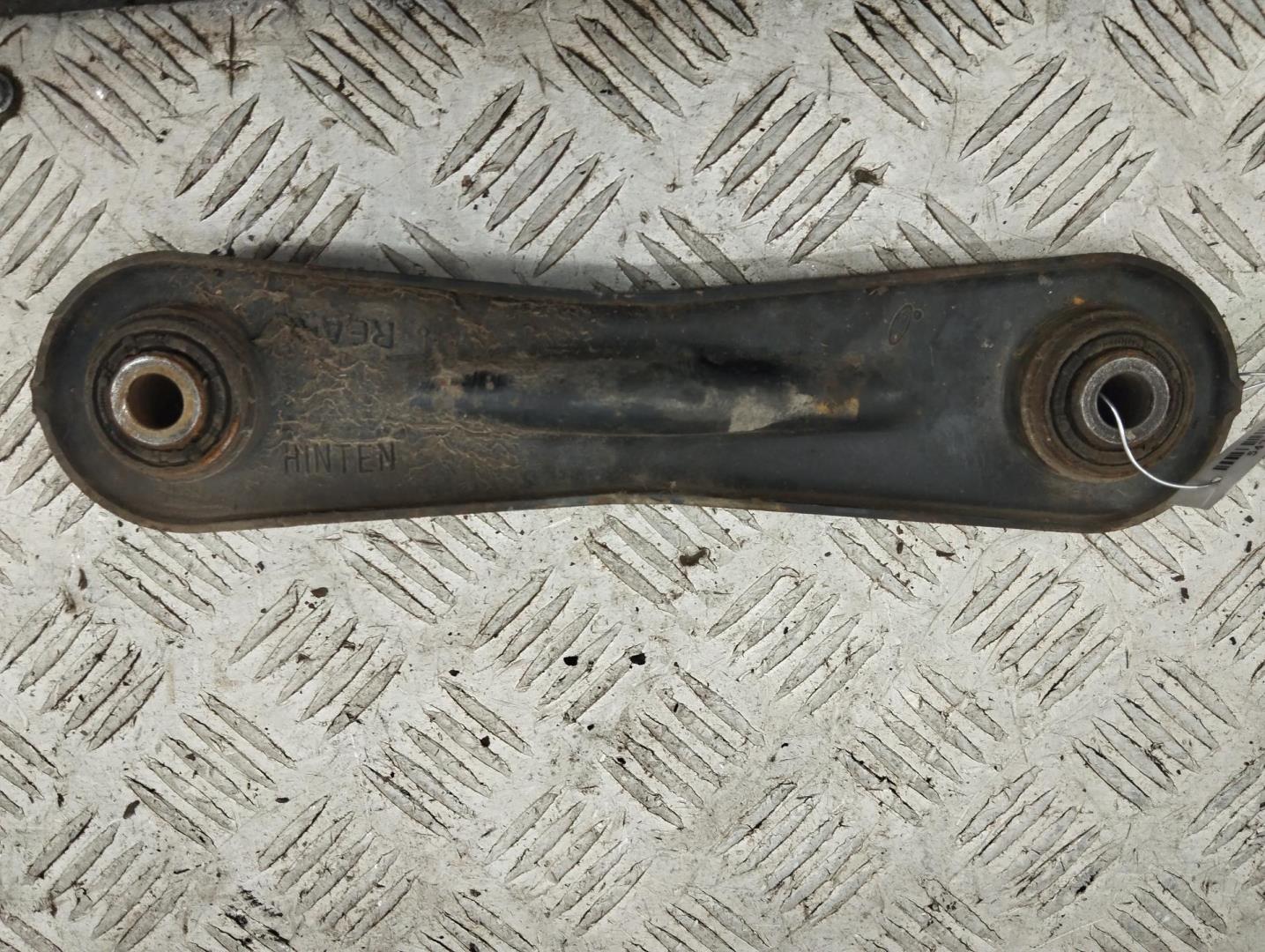 Рычаг задний правый