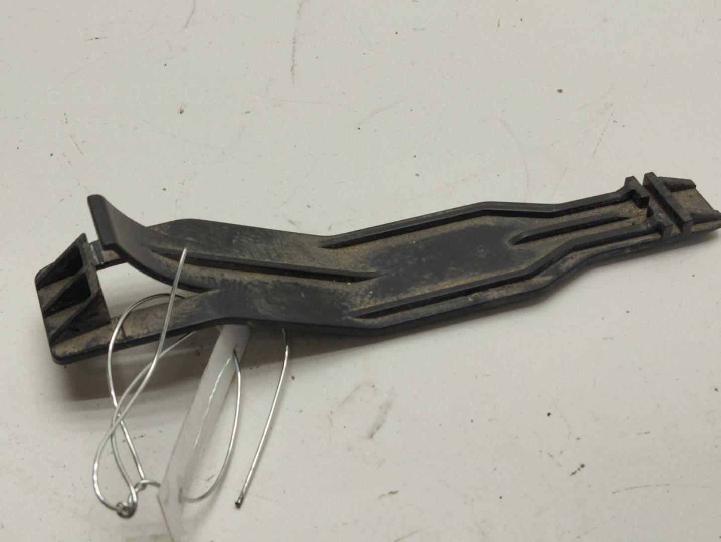 Крепеж фары