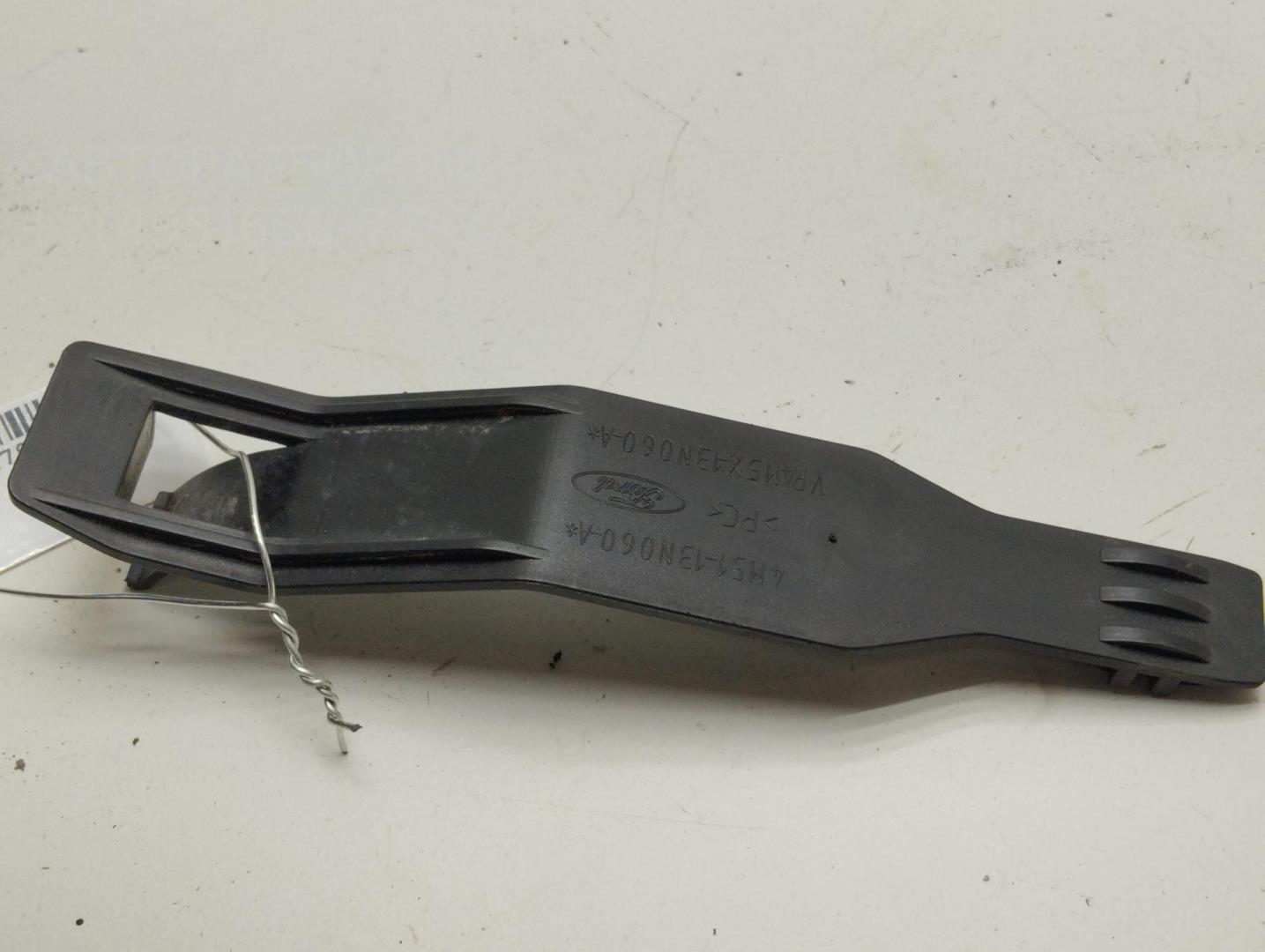 Кронштейн фар правый