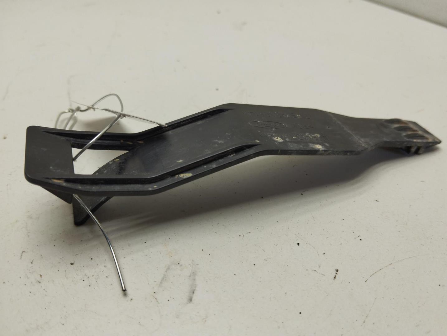 Крепеж фары