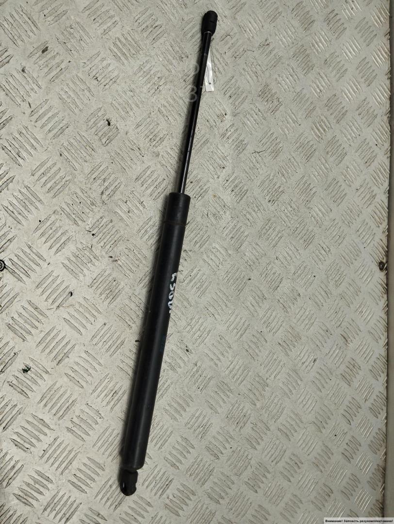 Амортизатор крышки багажника