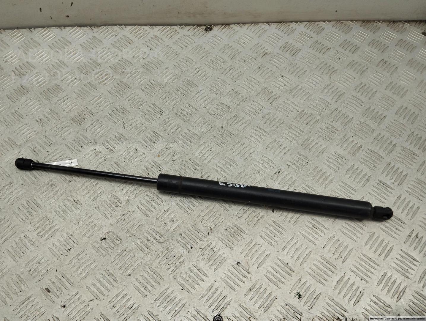 Амортизатор крышки багажника