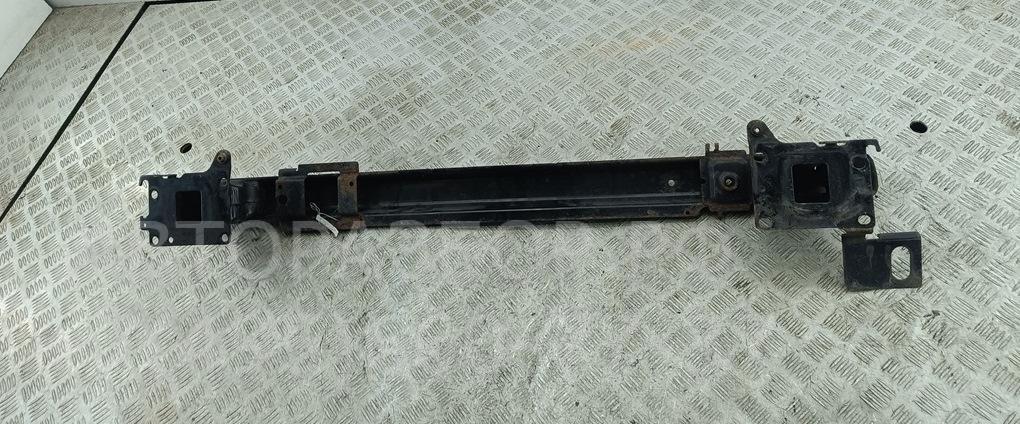 Усилитель переднего бампера