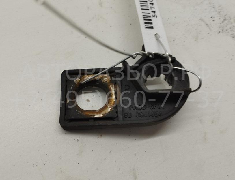 Кронштейн фар правый