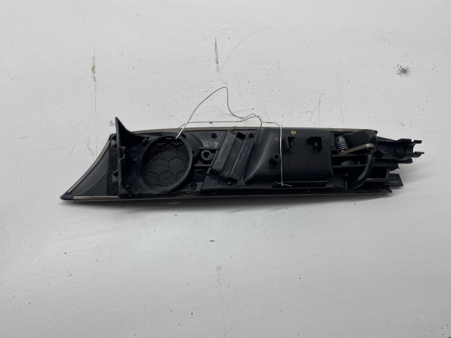 Ручка двери передней внутренняя правая