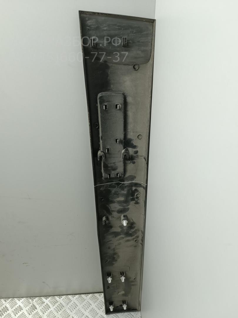 Молдинг двери передней левой