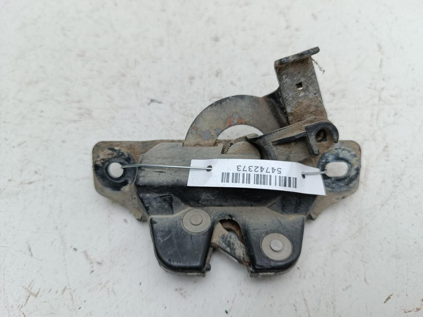 Замок двери задней левой