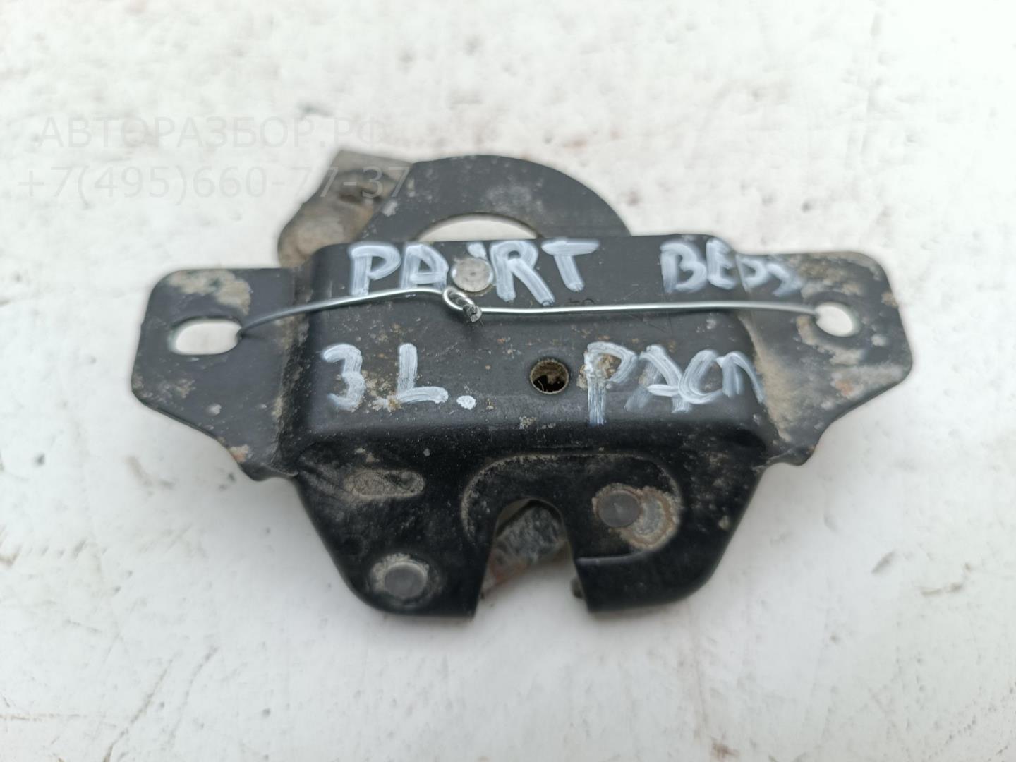 Замок двери задней левой