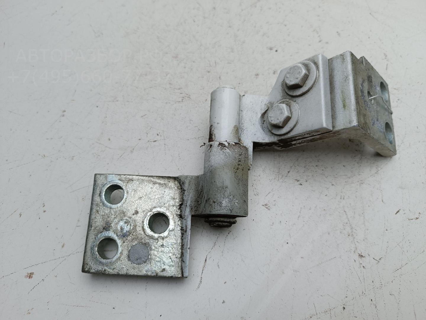 Петля двери