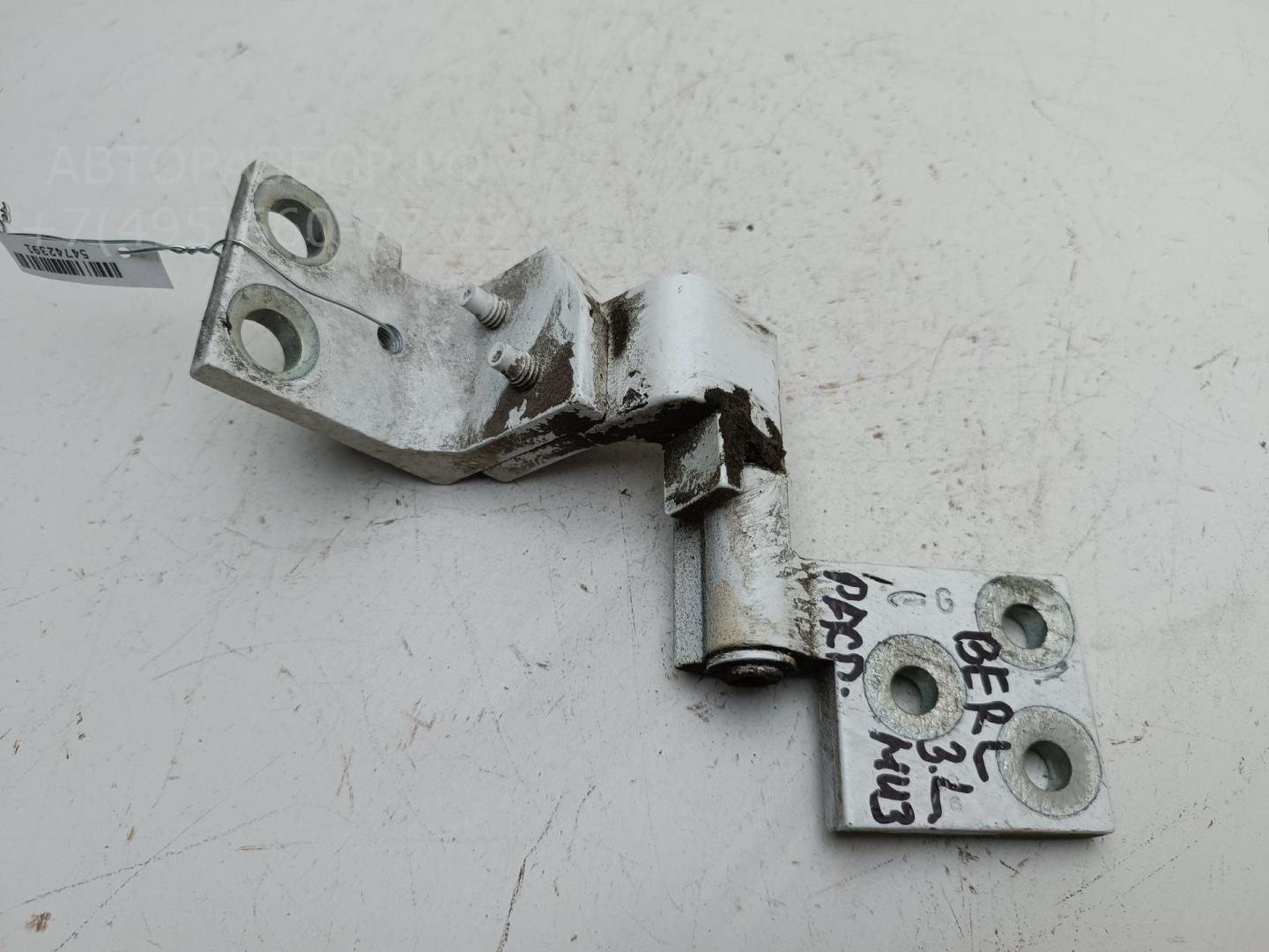 Петля двери