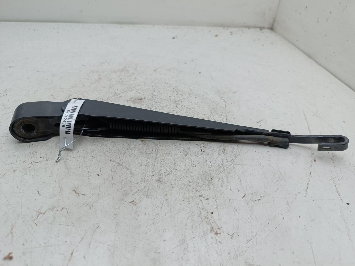 Поводок стеклоочистителя заднего