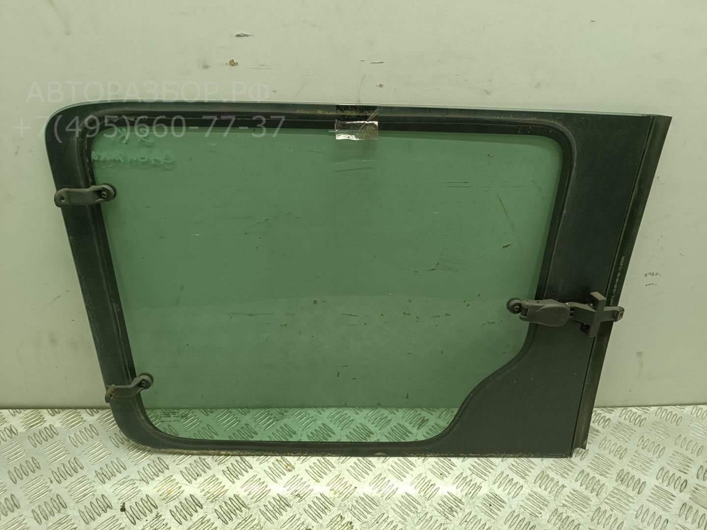 Стекло двери задней правой