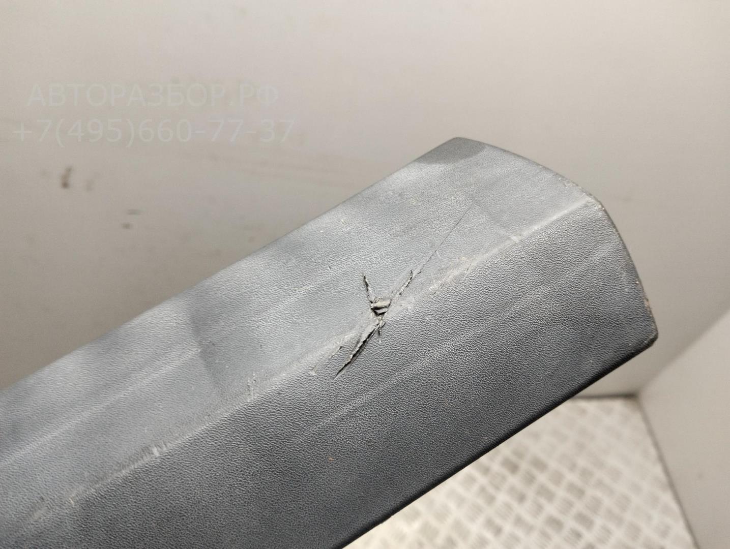 Молдинг двери передней левой