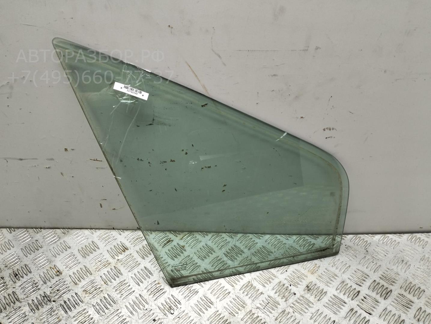 Стекло двери передней правой (форточка)