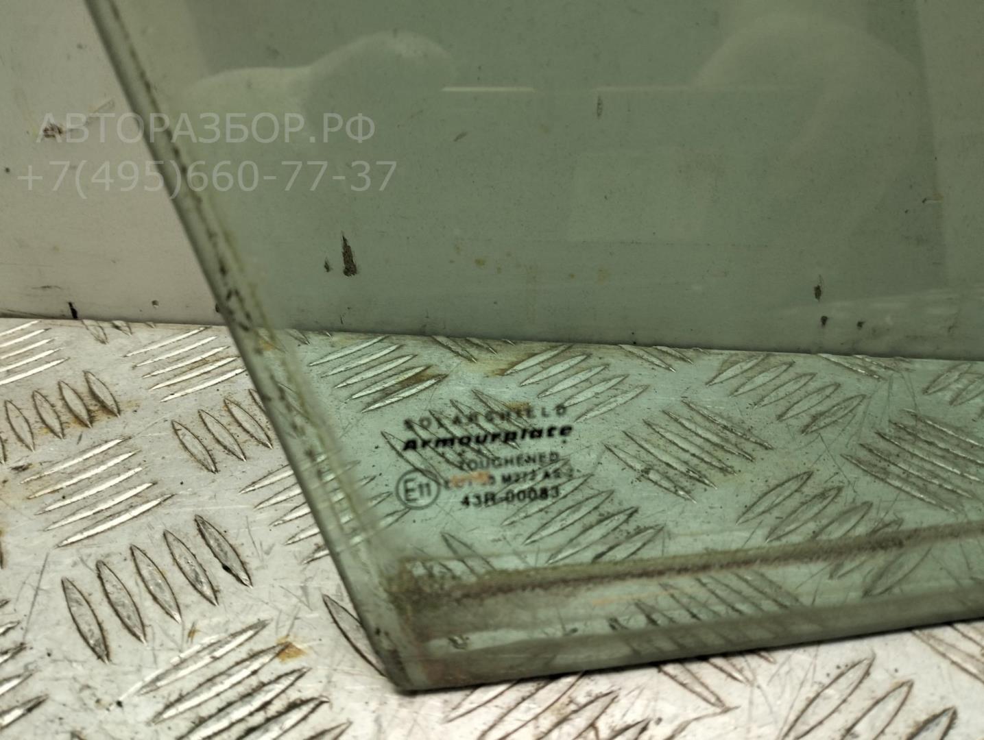 Стекло двери передней правой (форточка)