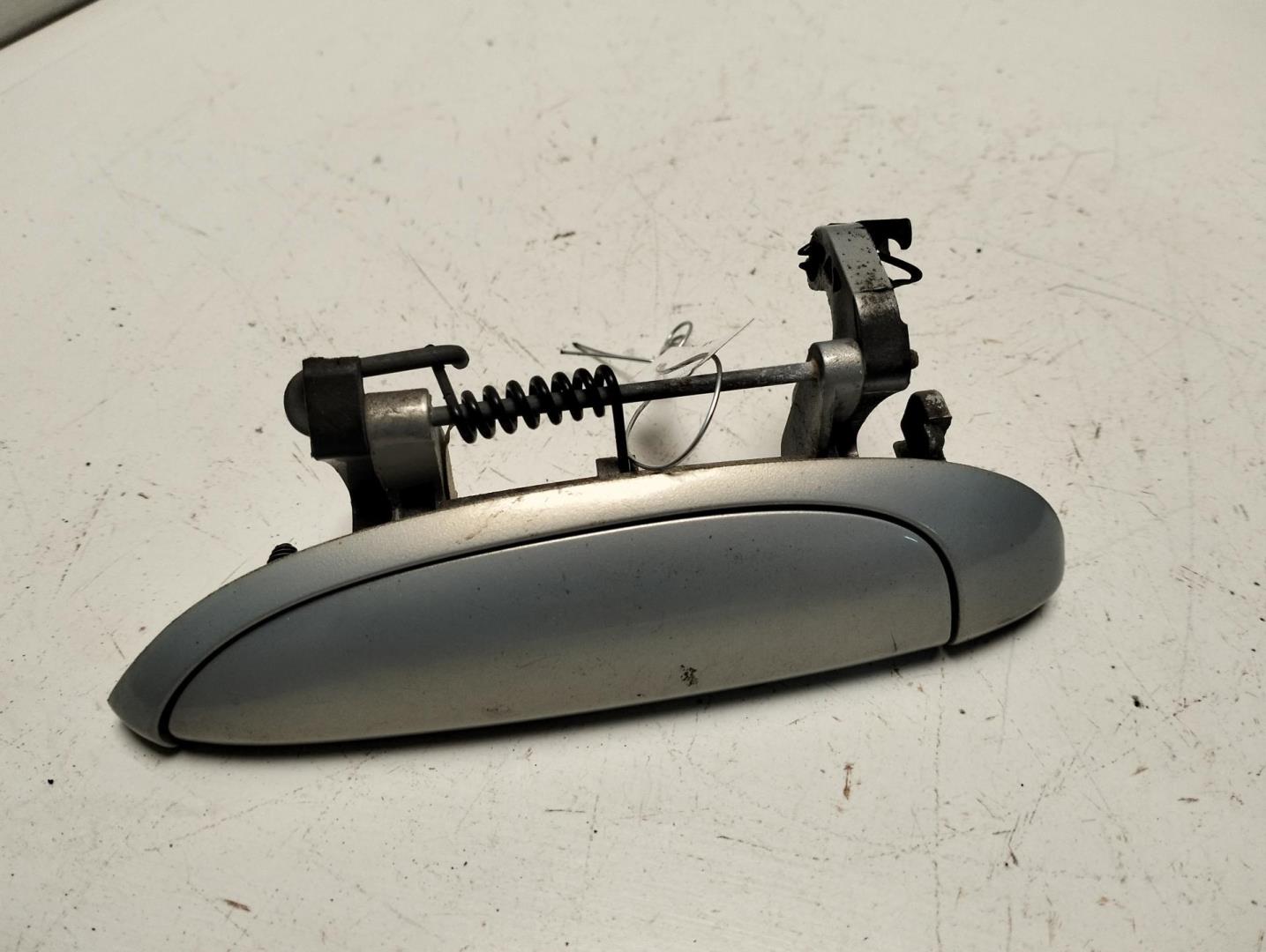 Ручка двери передней наружная левая