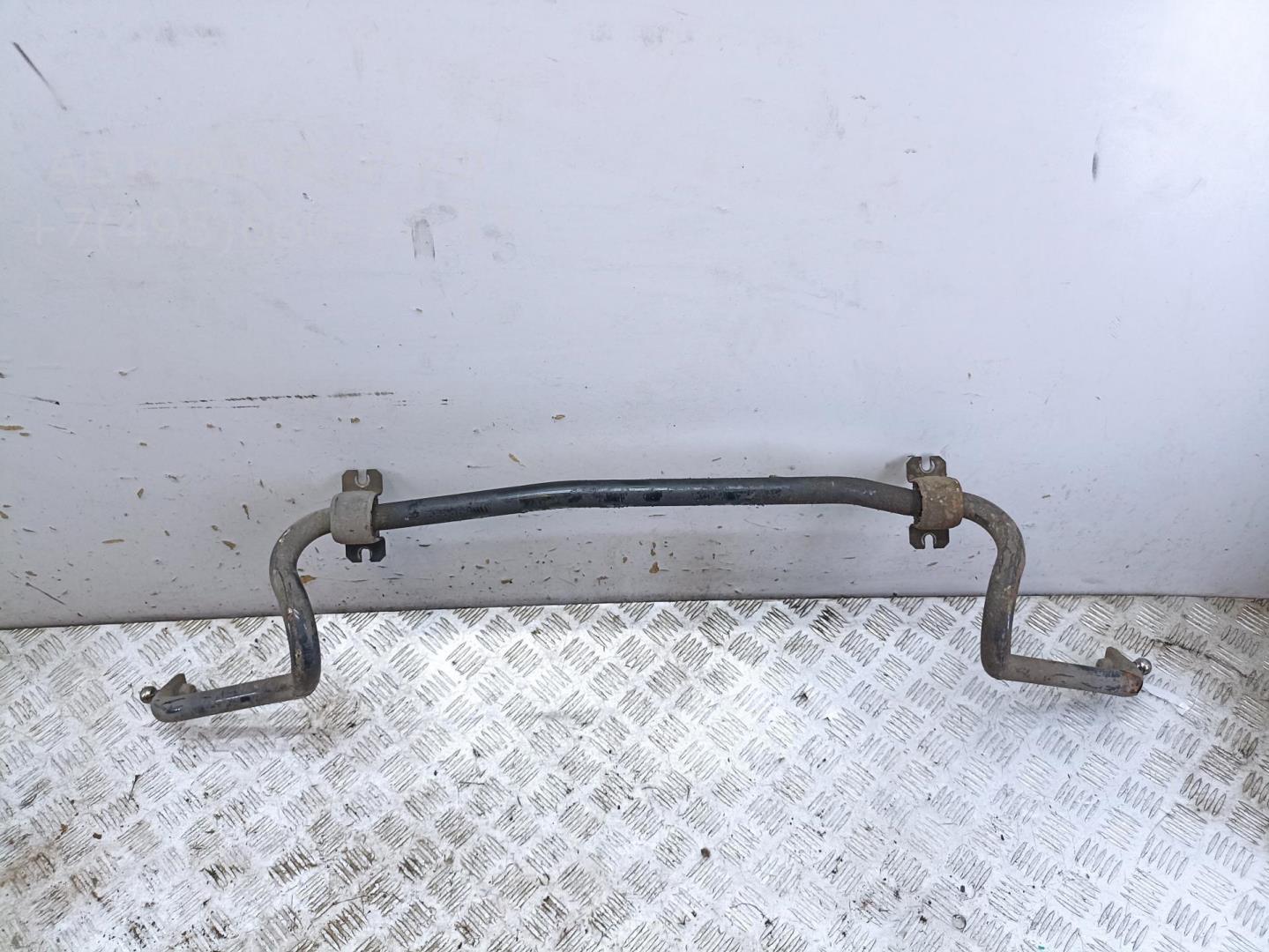 Стабилизатор передний