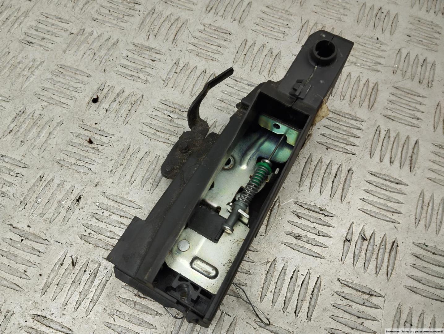 Замок двери передней правой