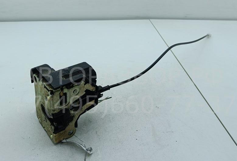 Замок двери передней левой