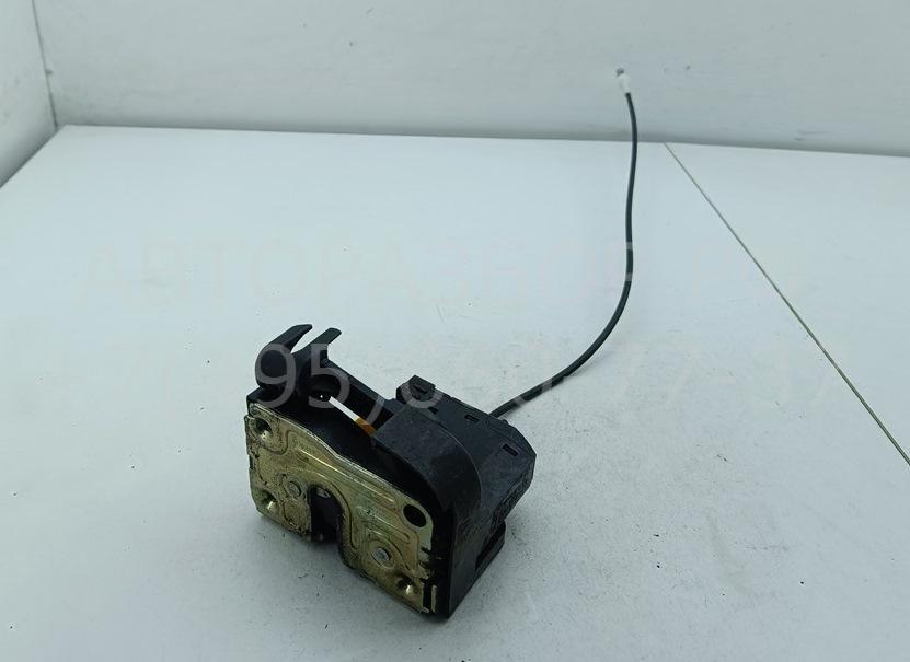 Замок двери передней левой