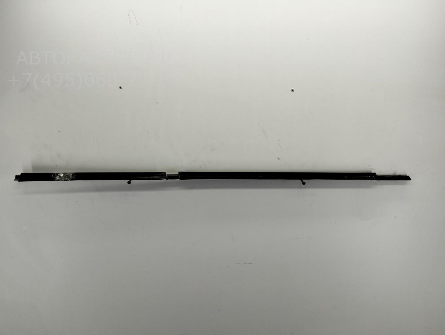 Накладка стекла переднего левого