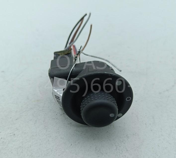 Кнопка регулировки зеркала