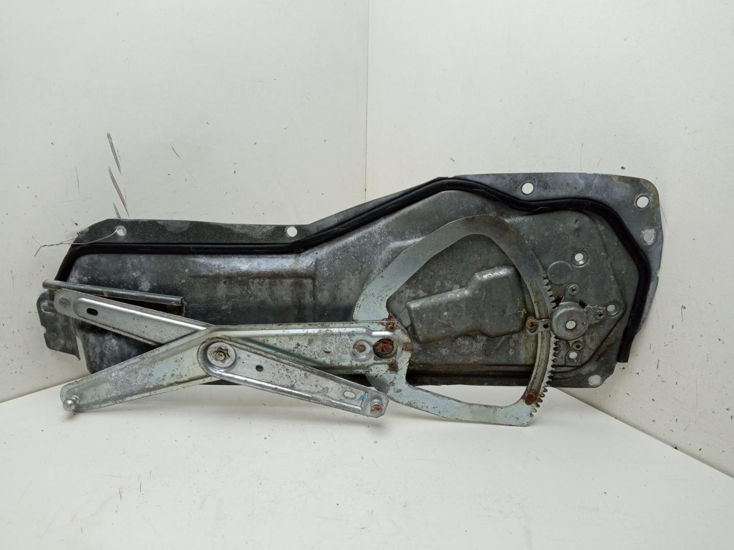 Стеклоподъемник электр. задний левый