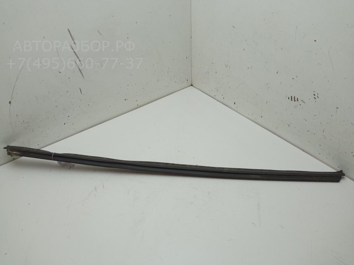 Накладка стекла заднего левого