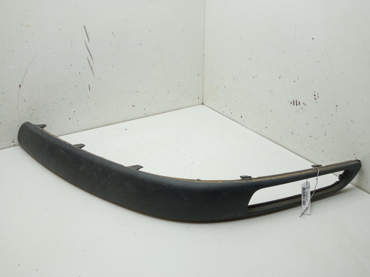 Молдинг переднего бампера левый