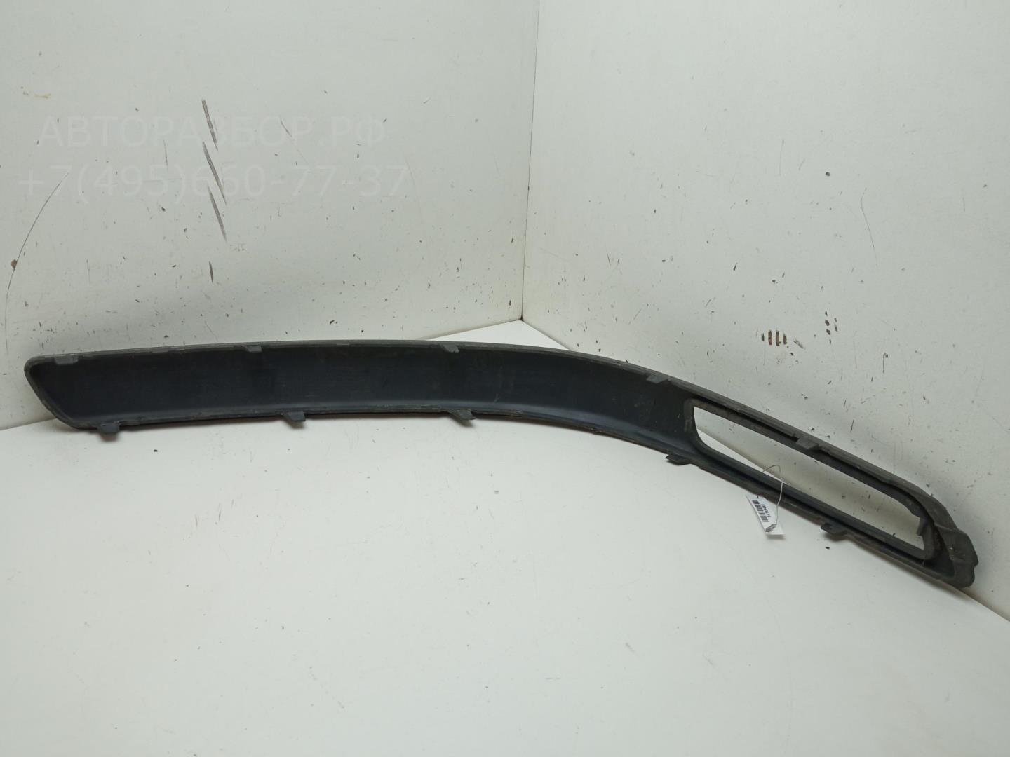 Молдинг переднего бампера левый
