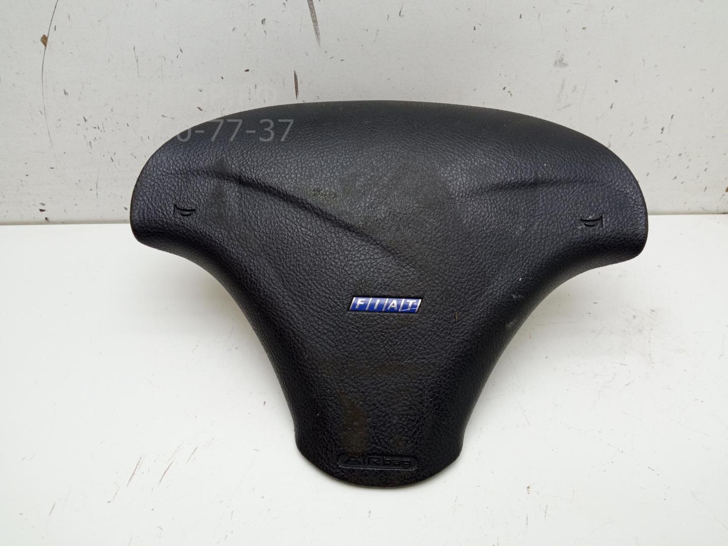 Подушка безопасности в рулевое колесо