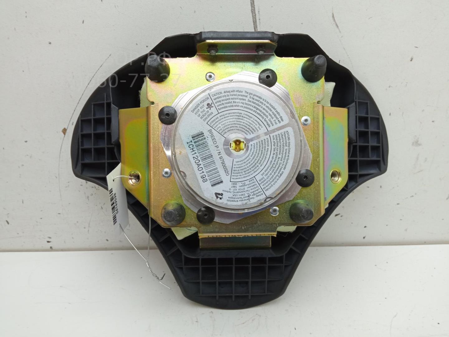 Подушка безопасности в рулевое колесо