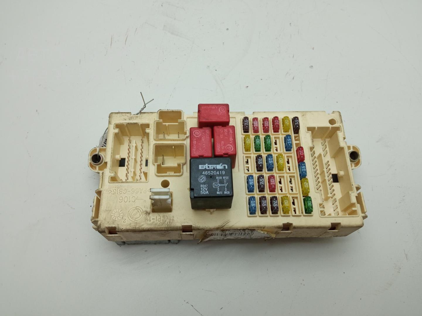 Блок предохранителей