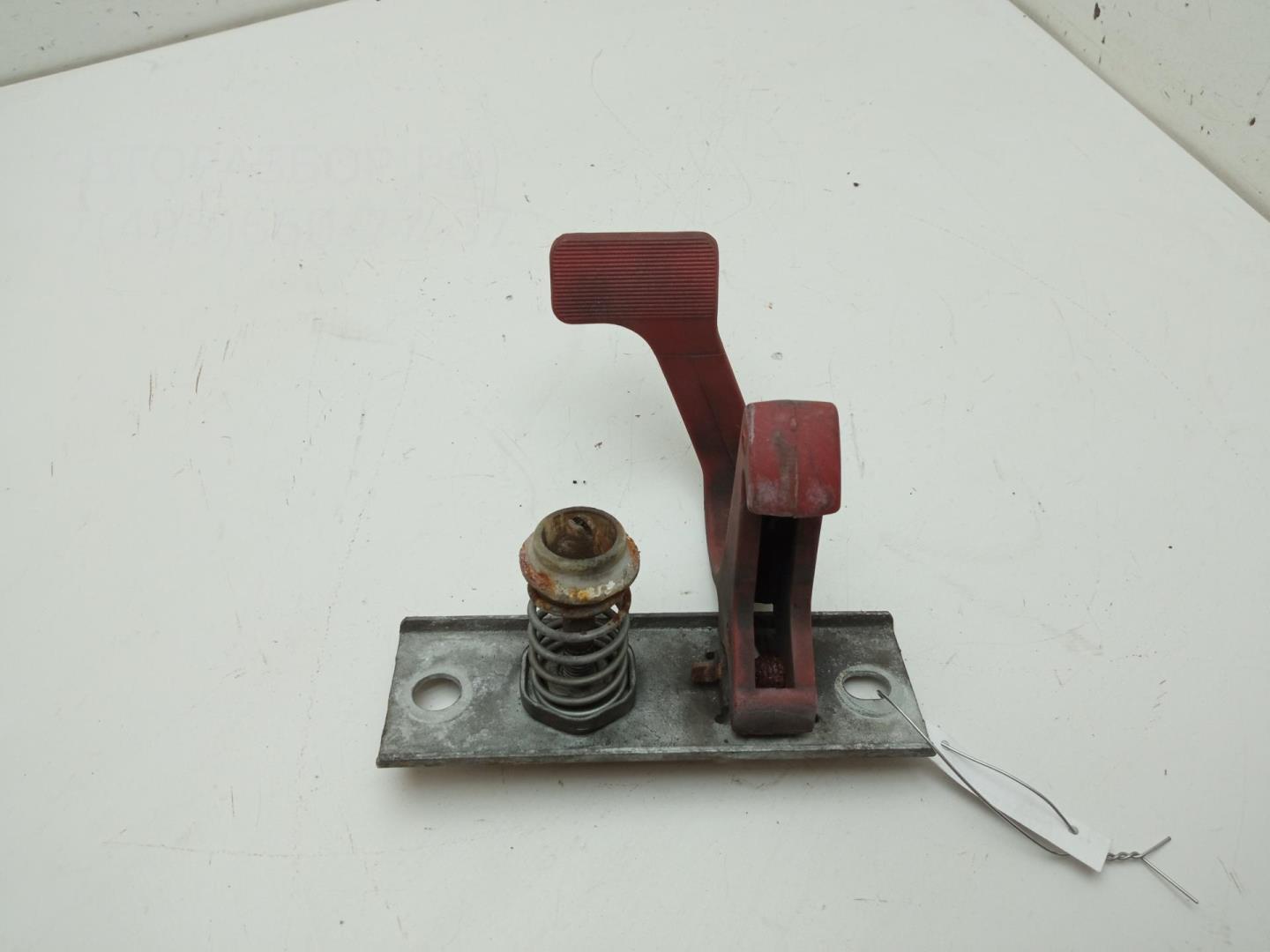 Ручка открывания капота