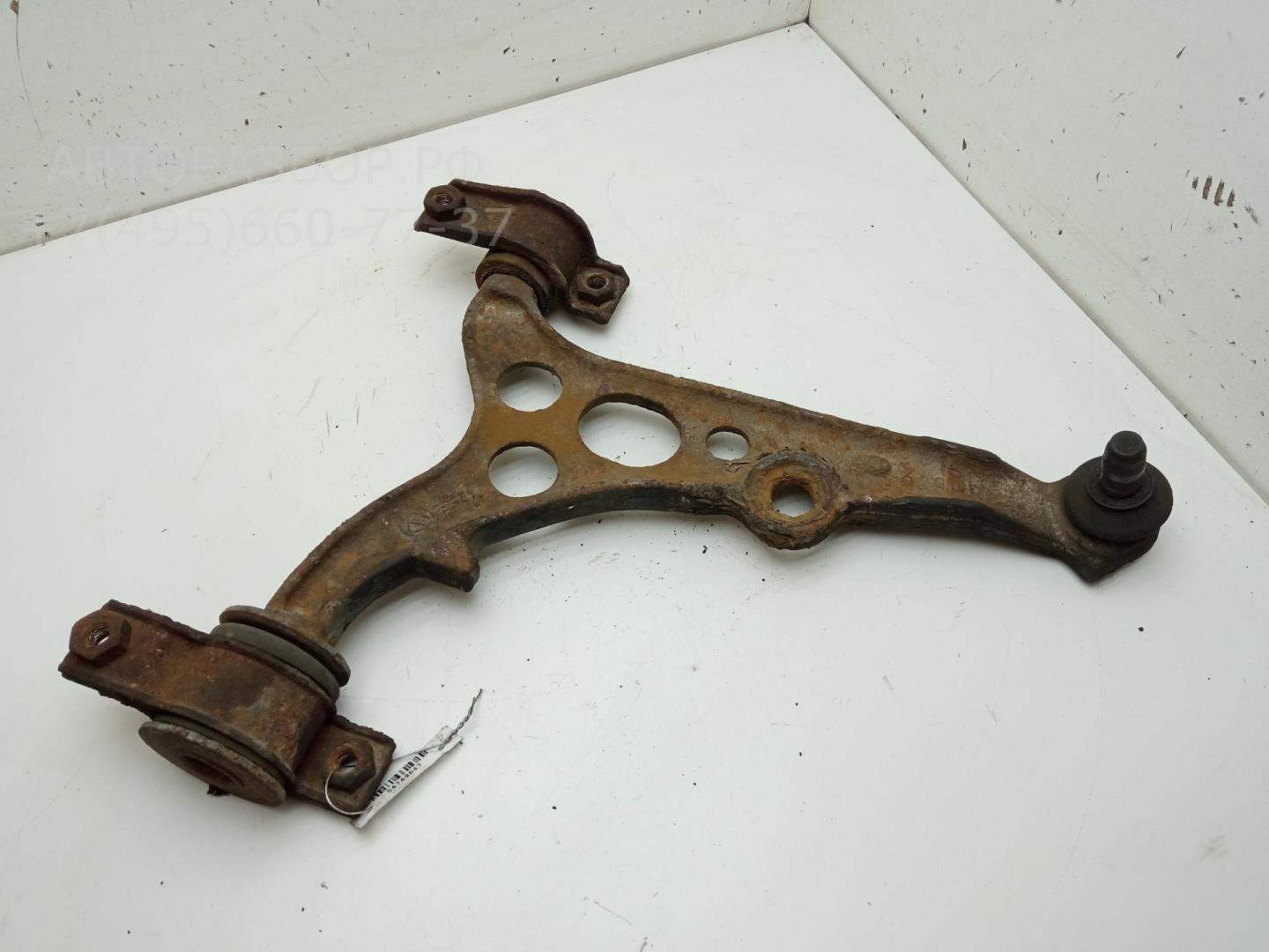 Рычаг передний правый