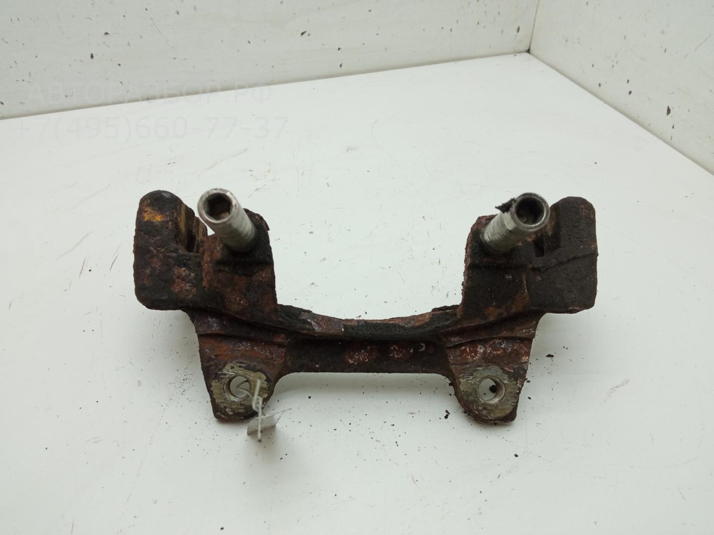 Скоба суппорта переднего