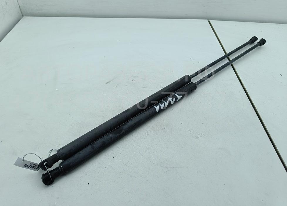 Амортизатор крышки багажника