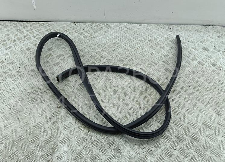 Уплотнитель двери