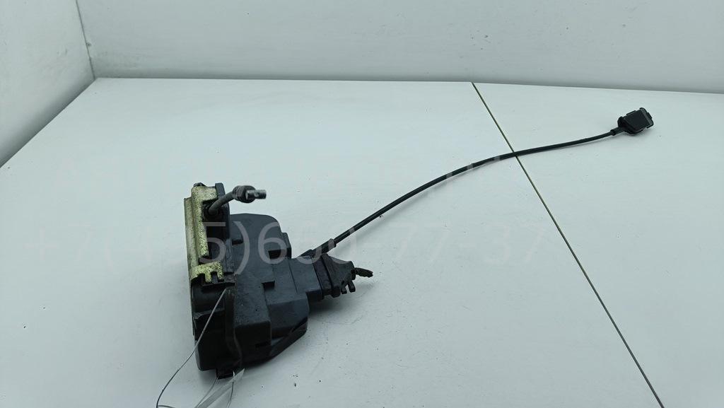 Замок двери задней левой