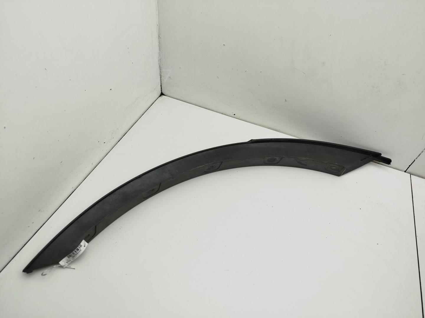 Накладка заднего крыла левого